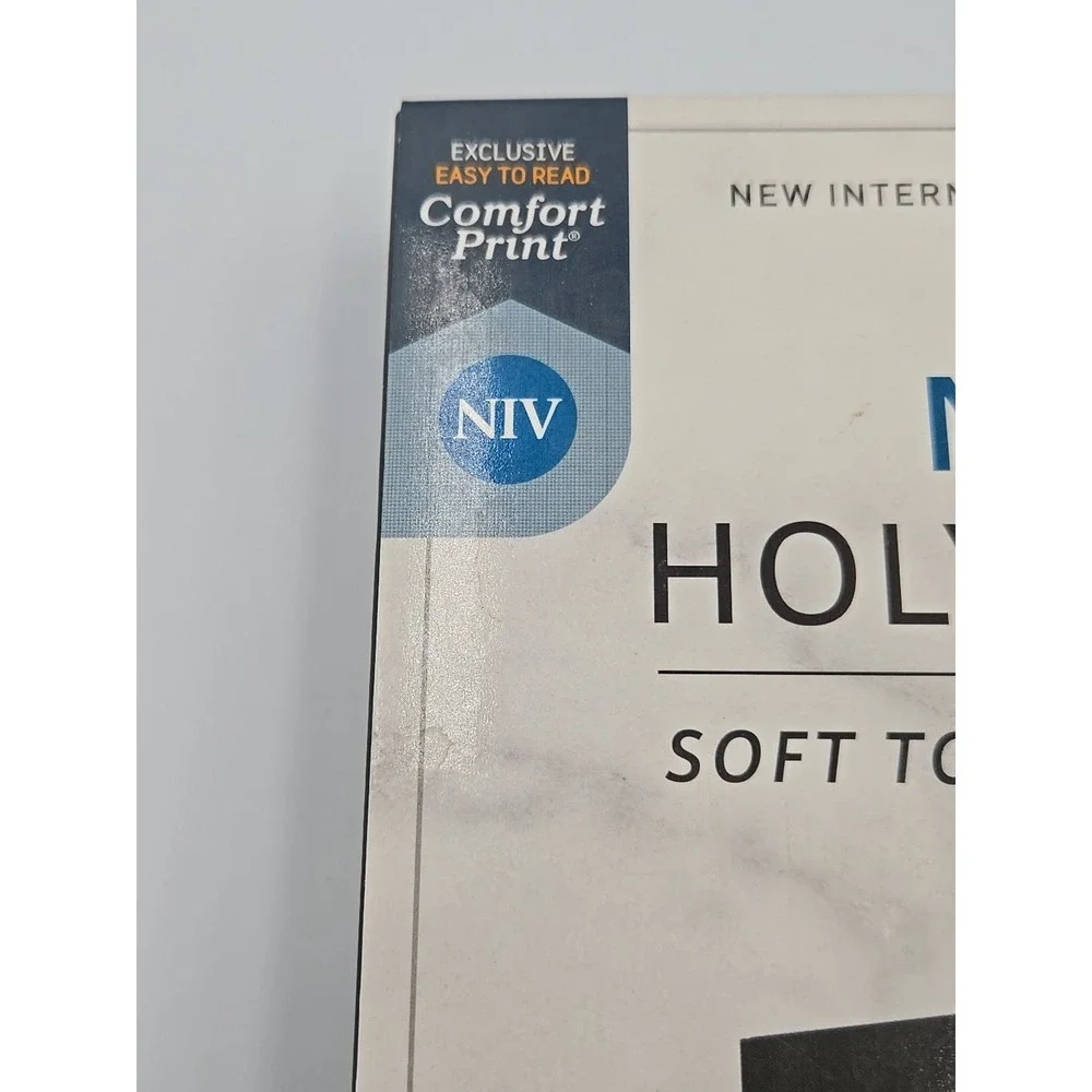 Holy Bible New International‎ Version Black Leathersoft 7.5 Font Size Soft Touch